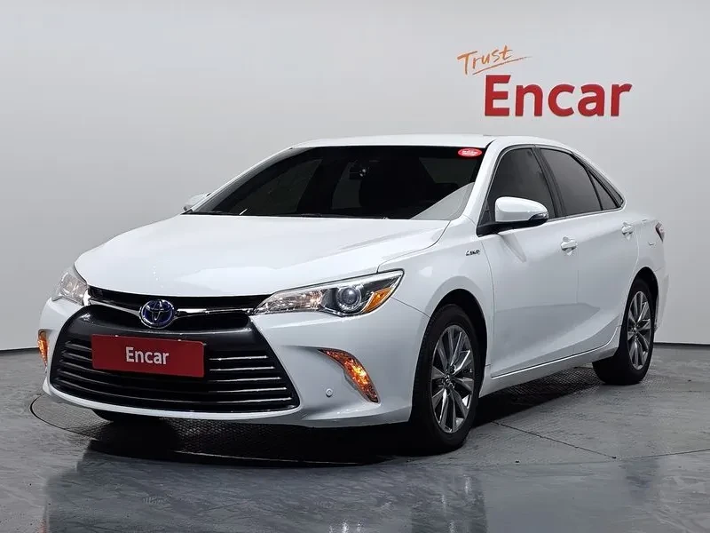 Toyota Camry Hybrid Le