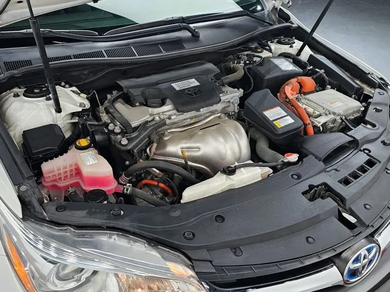 Toyota Camry Hybrid Le, снимка 6 - Автомобили и джипове - 55198761
