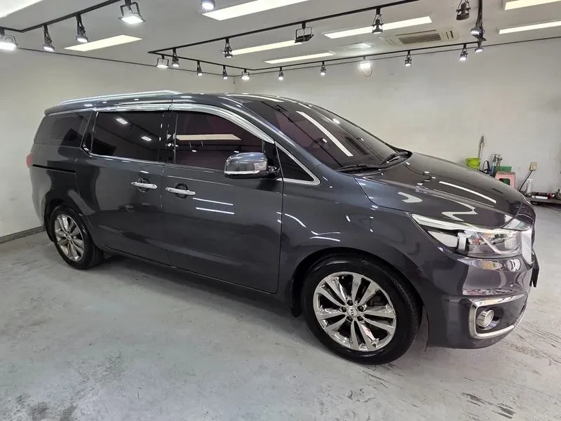 Kia Carnival Gasoline 9-Seater Noblesse, снимка 2 - Автомобили и джипове - 56304951