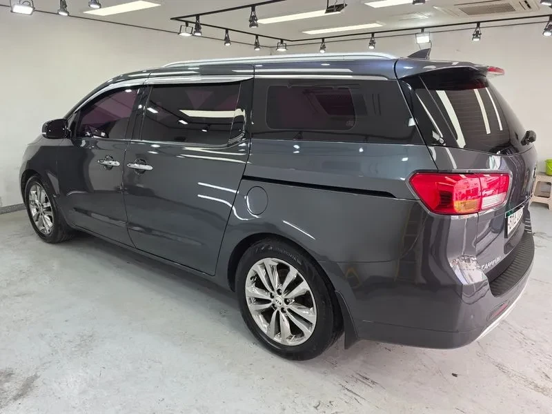 Kia Carnival Gasoline 9-Seater Noblesse, снимка 6 - Автомобили и джипове - 56304951