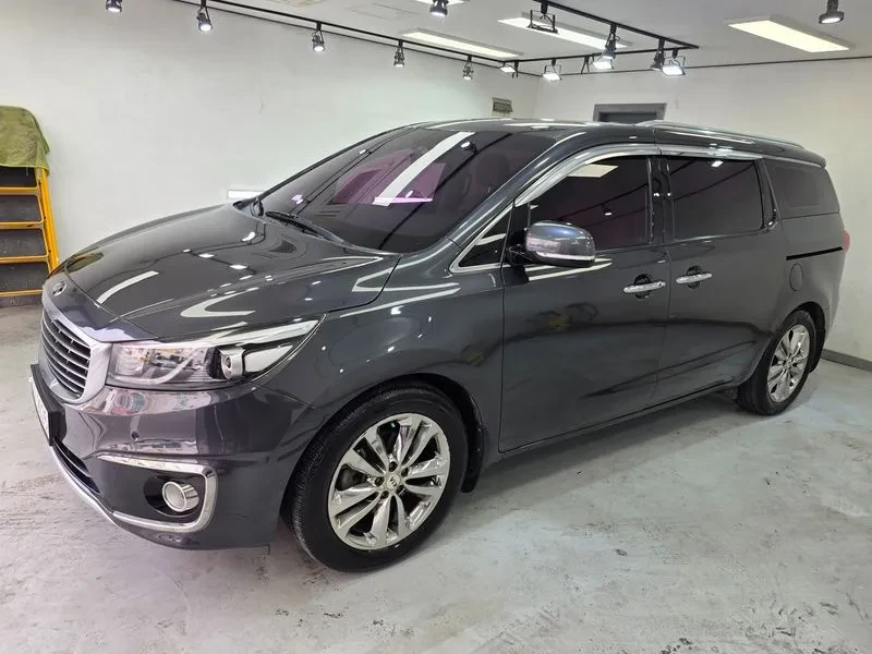 Kia Carnival Gasoline 9-Seater Noblesse, снимка 3 - Автомобили и джипове - 56304951