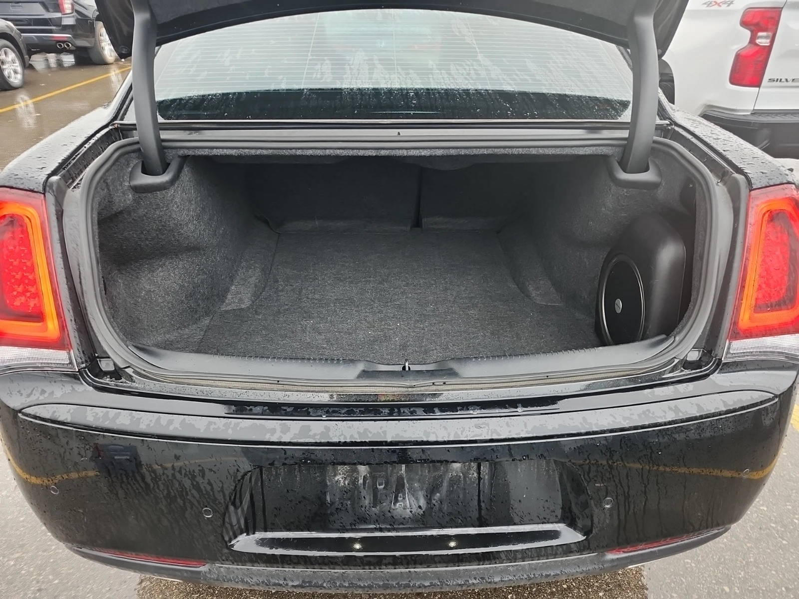 Chrysler 300c S * AWD * CARFAX * БЕЗ ПЪРВОНАЧАЛНА ВНОСКА - изображение 6