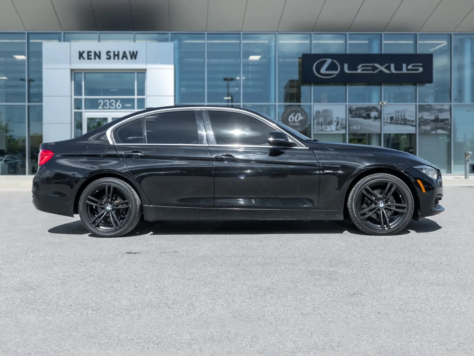 BMW 328 * xDrive28i * Harman Kardon  - изображение 4