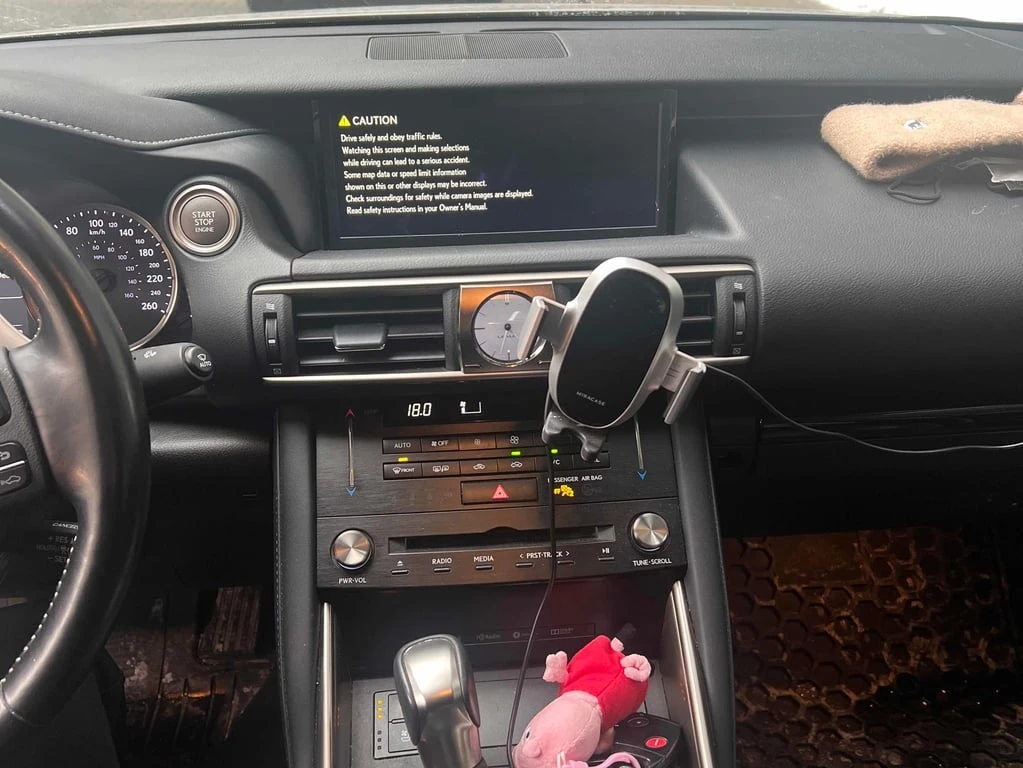 Lexus IS 300 | ПОДГРЕВИ | ОБДУХВАНЕ | CARFAX + ГУМИ С ДЖАНТИ - изображение 8