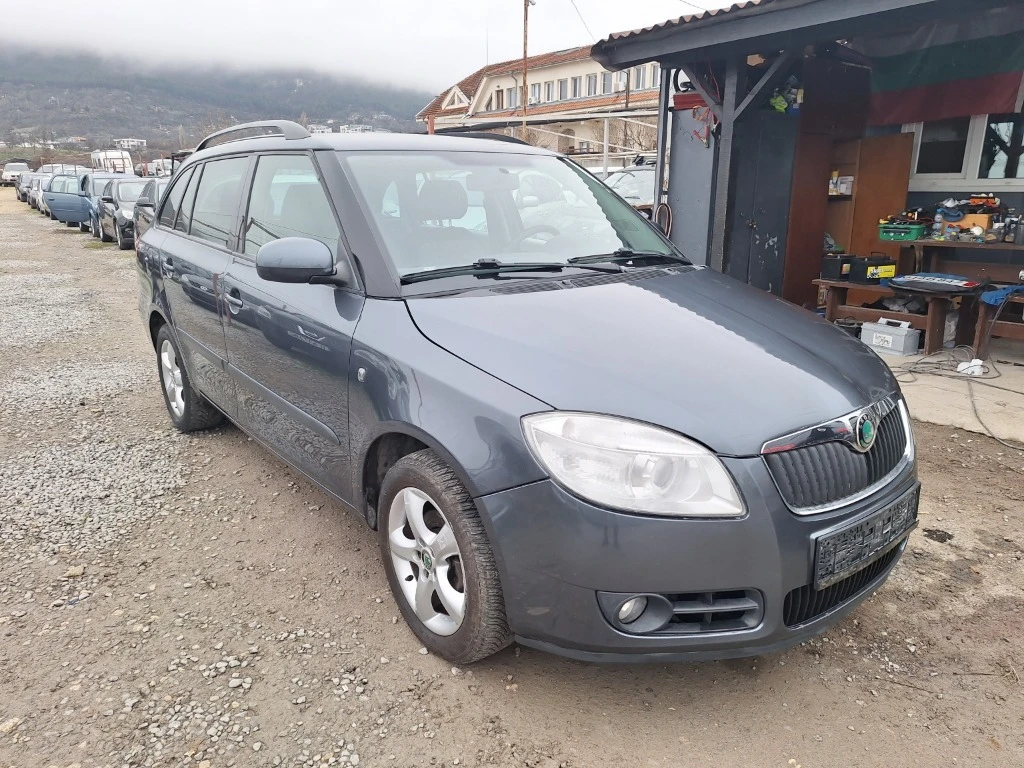 Skoda Fabia 1.6i Automatic, снимка 3 - Автомобили и джипове - 53771132