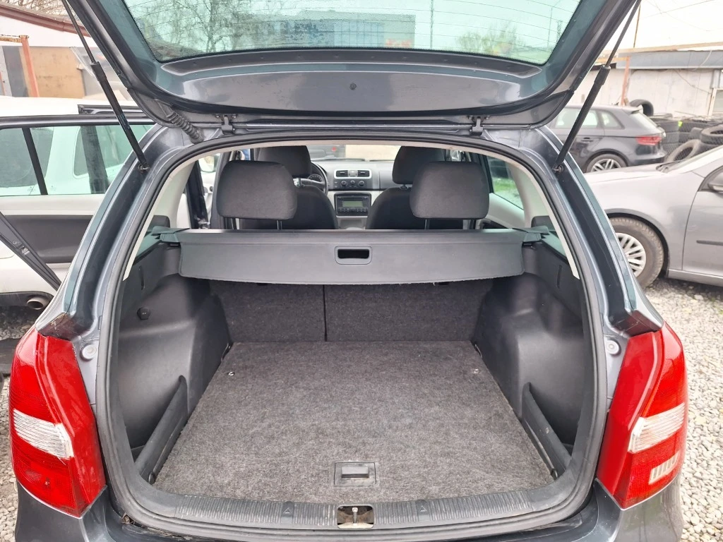 Skoda Fabia 1.6i Automatic, снимка 11 - Автомобили и джипове - 53771132