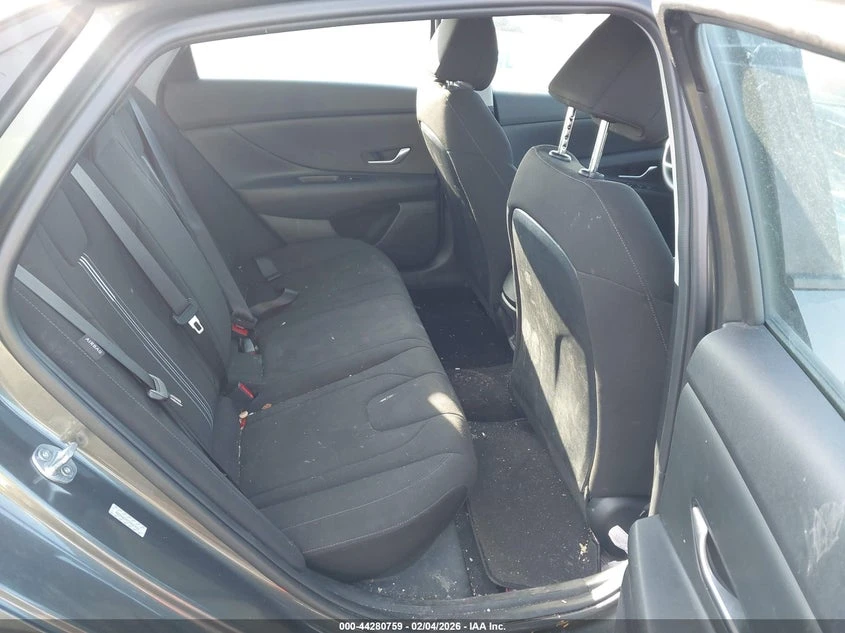 Hyundai Elantra 2l Sel, снимка 8 - Автомобили и джипове - 53807795