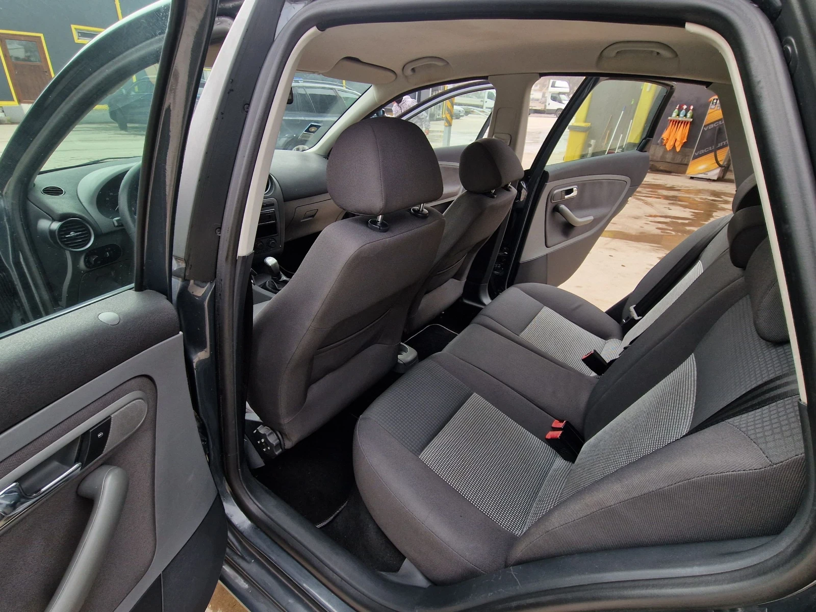 Seat Ibiza 1.2i 70�.�. | Mobile.bg � ����������� 10