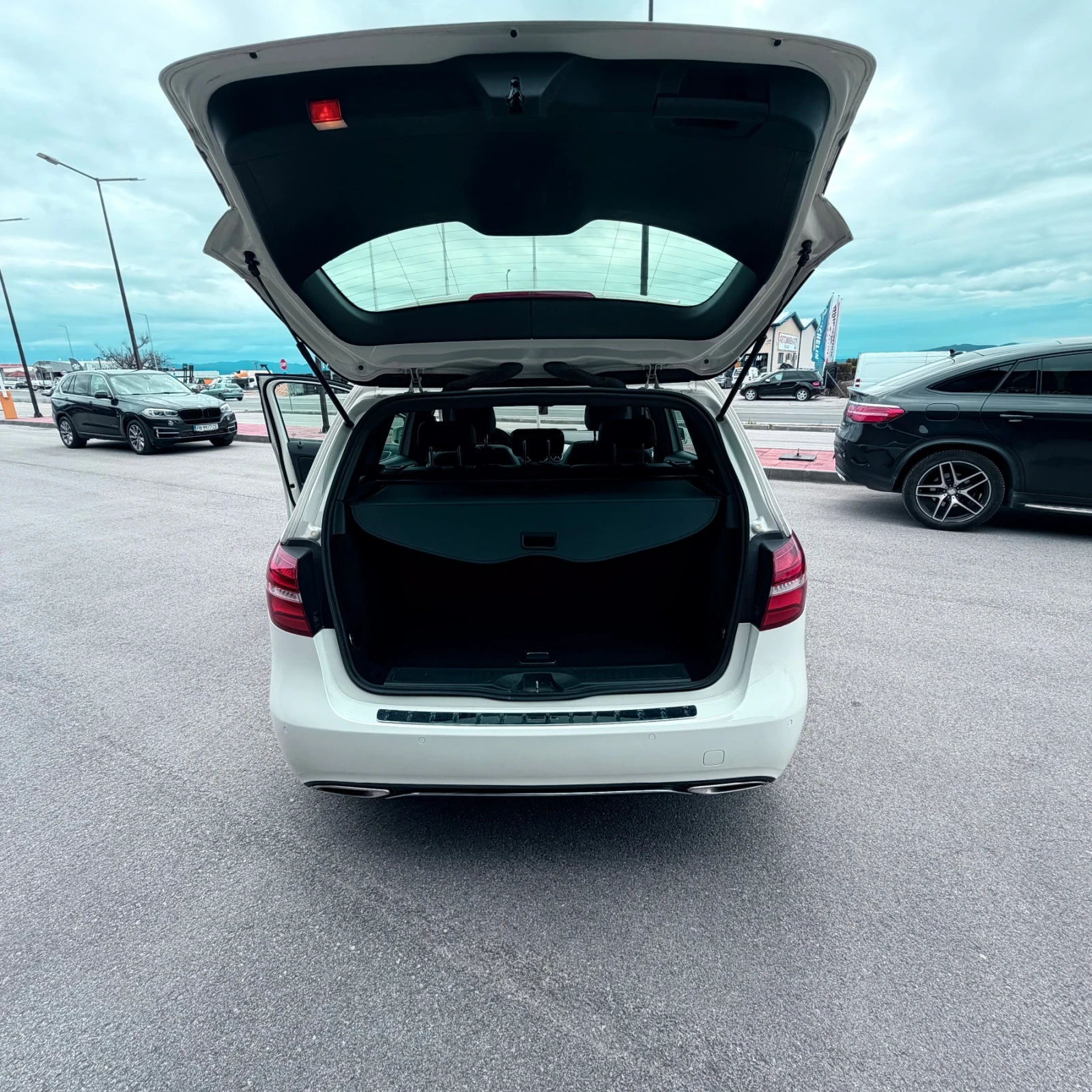 Mercedes-Benz B 200 4-MATIC;AMG Optic;FACELIFT;АВТОМАТ;НАВИГАЦИЯ, снимка 10 - Автомобили и джипове - 54032339