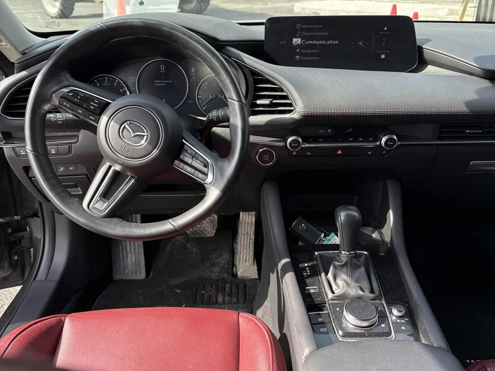 Mazda 3 GT w/Turbo Auto * * CARFAX * * АВТО КРЕДИТ * * , снимка 7 - Автомобили и джипове - 54152249