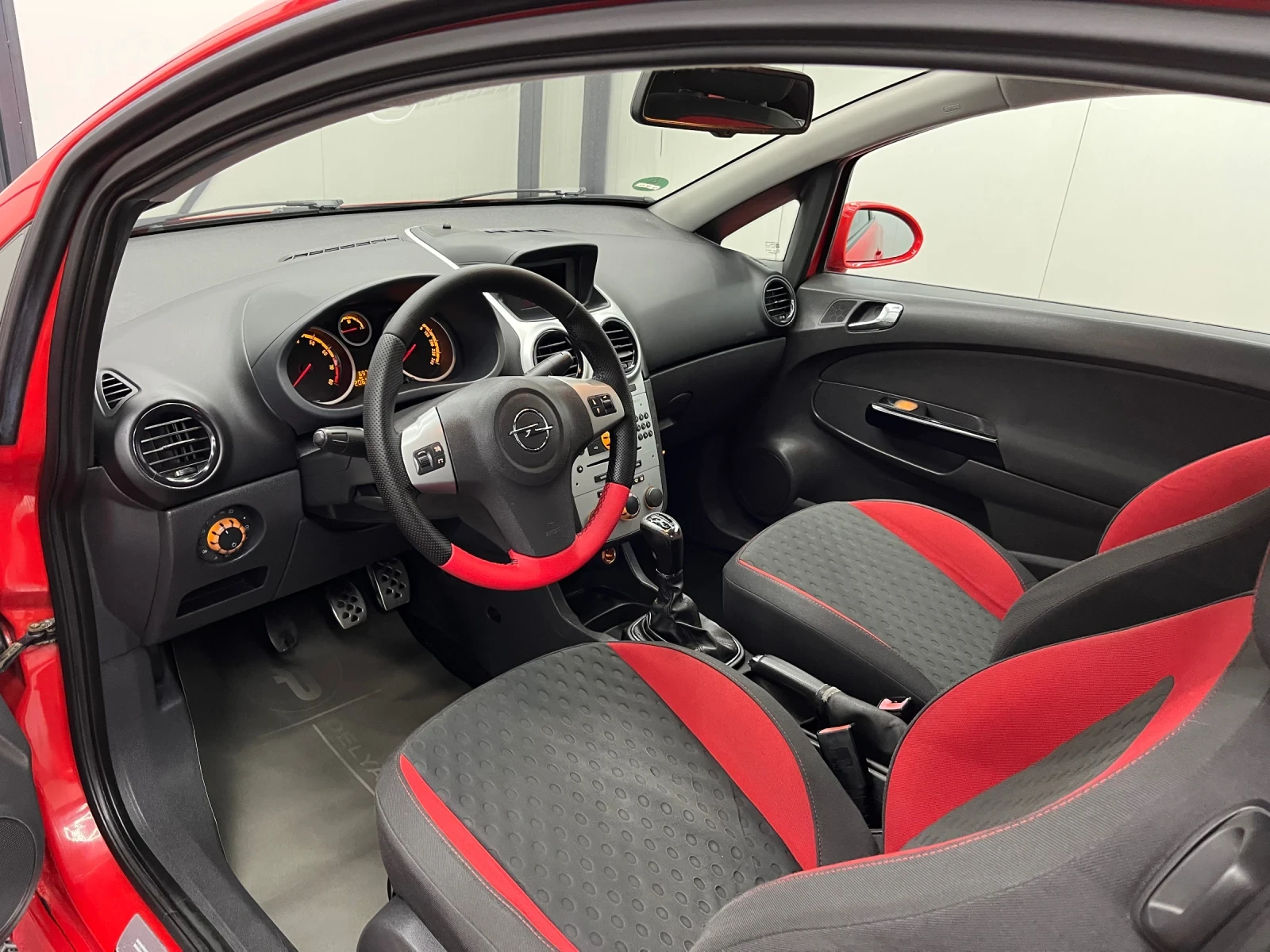 Opel Corsa 1.6 GSI, снимка 7 - Автомобили и джипове - 54402240
