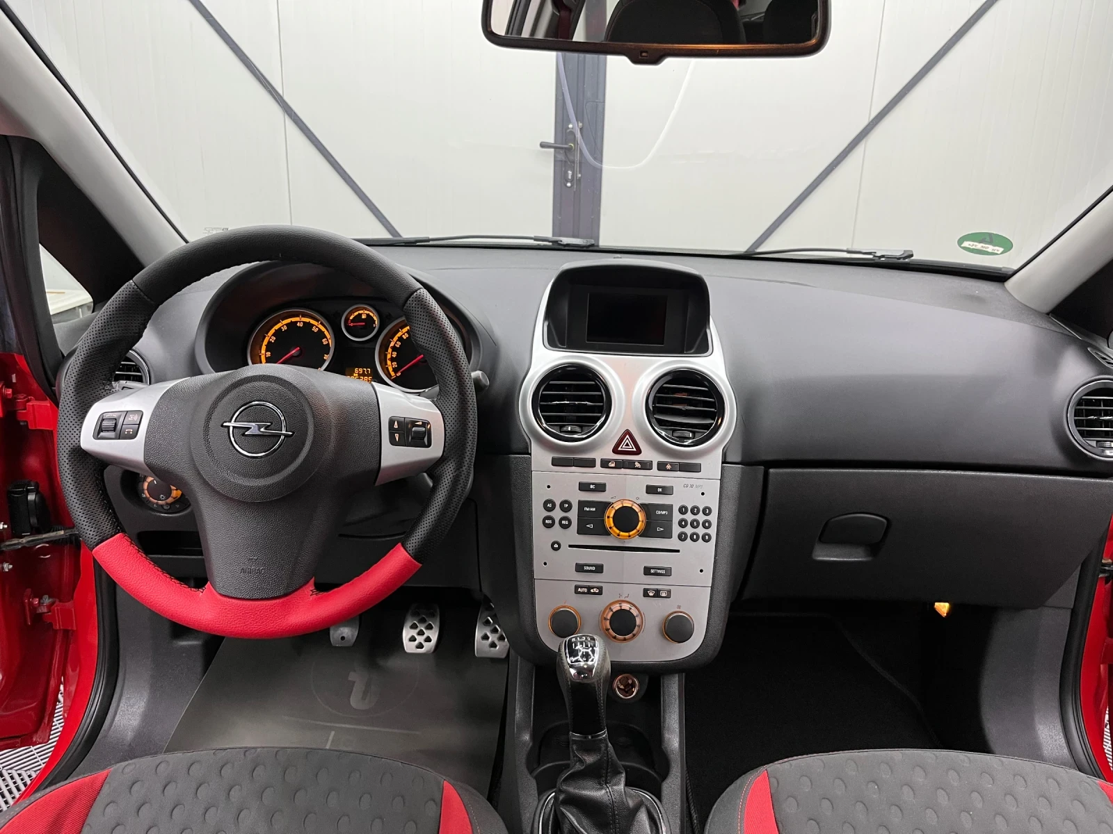 Opel Corsa 1.6 GSI, снимка 10 - Автомобили и джипове - 54402240