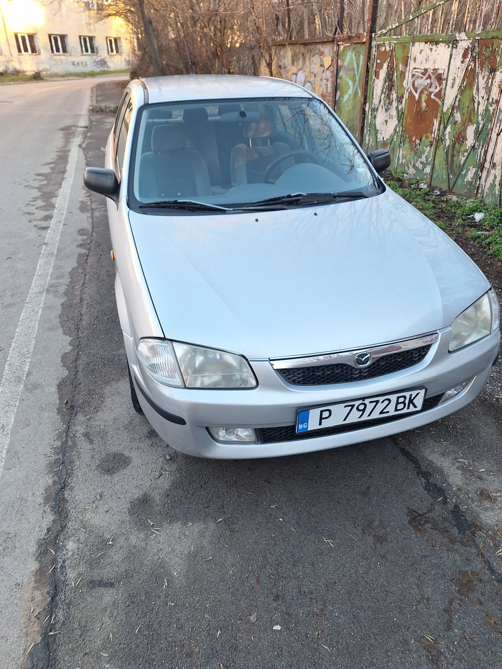 Mazda 323