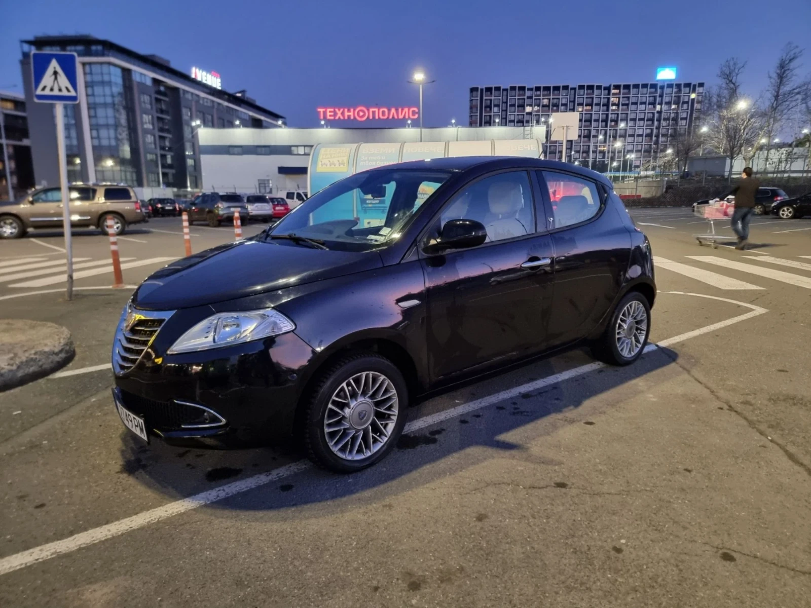 Lancia Ypsilon бензин, 0.9, турбо , снимка 3 - Автомобили и джипове - 55345285