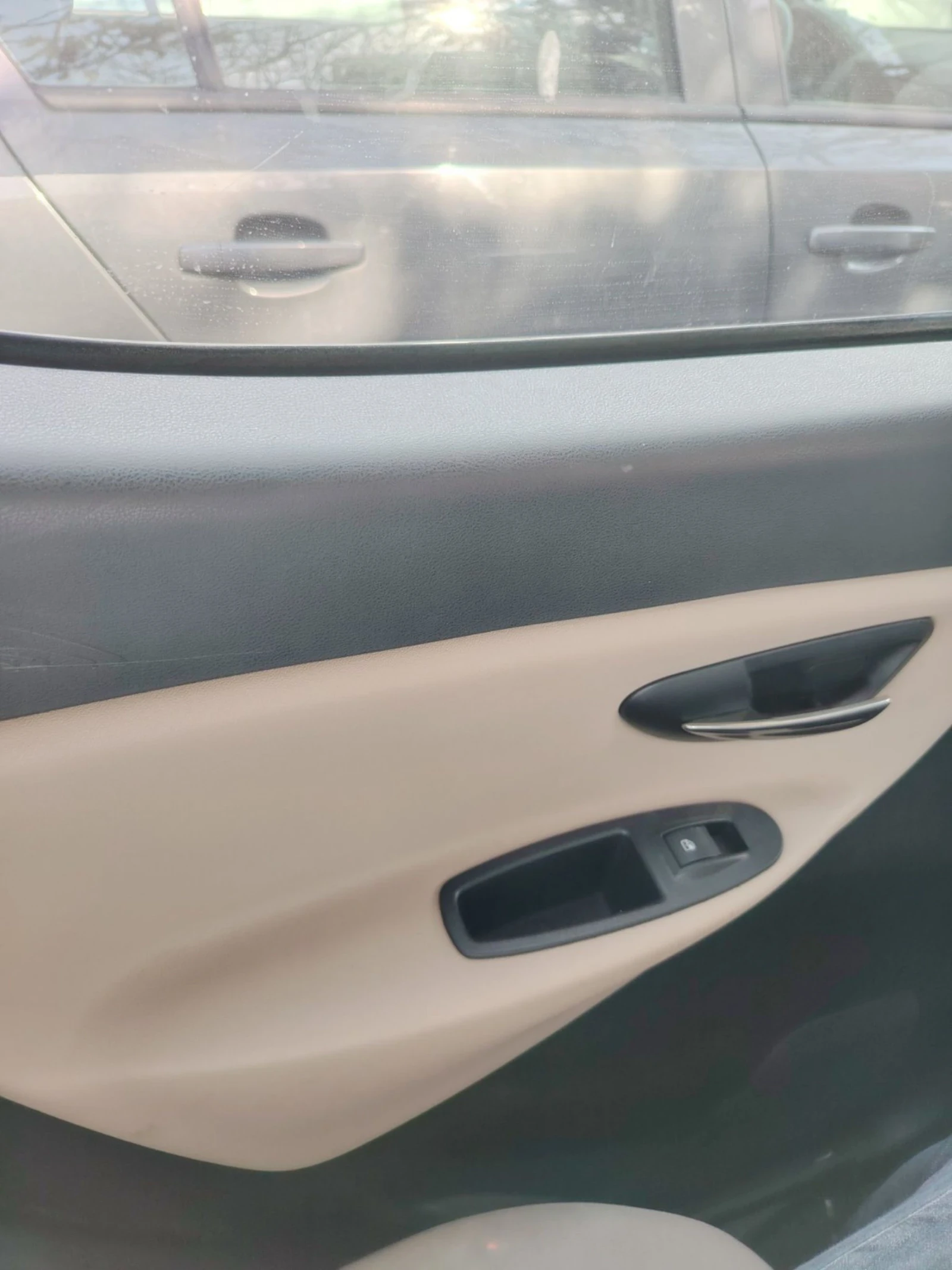 Lancia Ypsilon бензин, 0.9, турбо , снимка 9 - Автомобили и джипове - 55345285