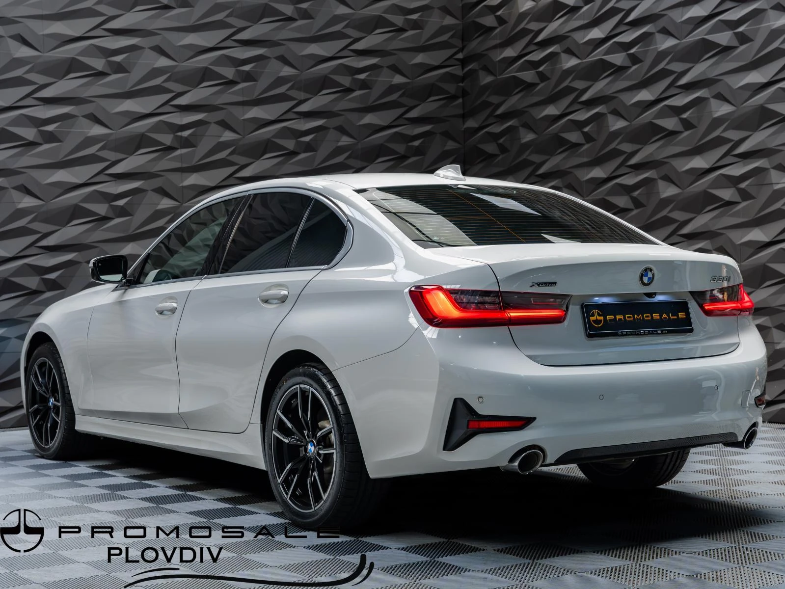 BMW 330 i* XDRIVE* PANO* CAM* MEMORY* ПОДГРЕВ* , снимка 5 - Автомобили и джипове - 56287616