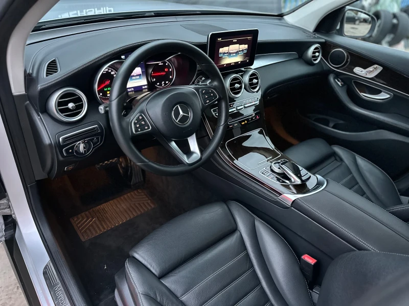 Mercedes-Benz GLC 220 D* AVANTGARDE* 4MATIC* ПАНОРАМА* , снимка 8 - Автомобили и джипове - 52655641