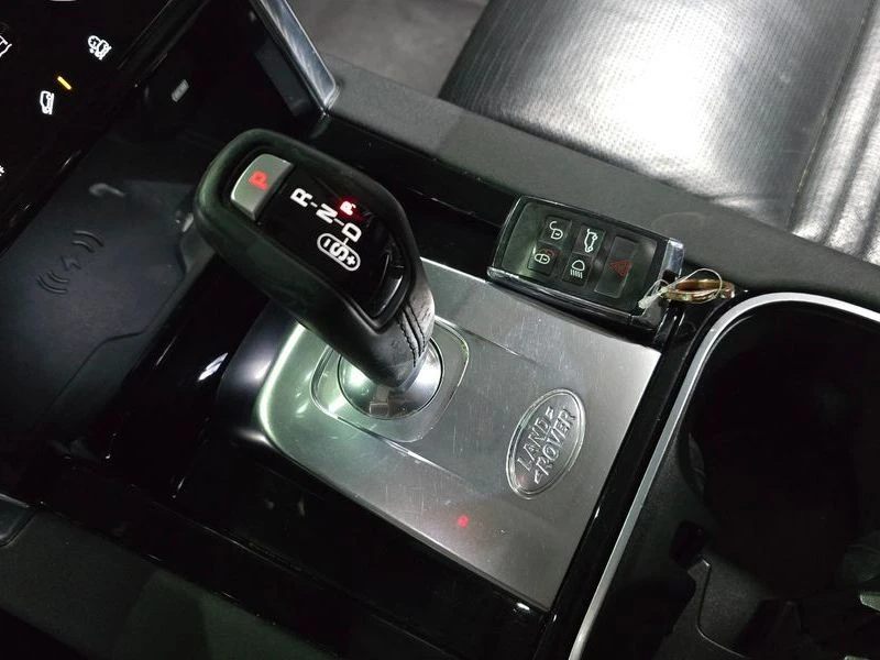 Land Rover Discovery Sport 2.0 Automatic, снимка 9 - Автомобили и джипове - 55841195