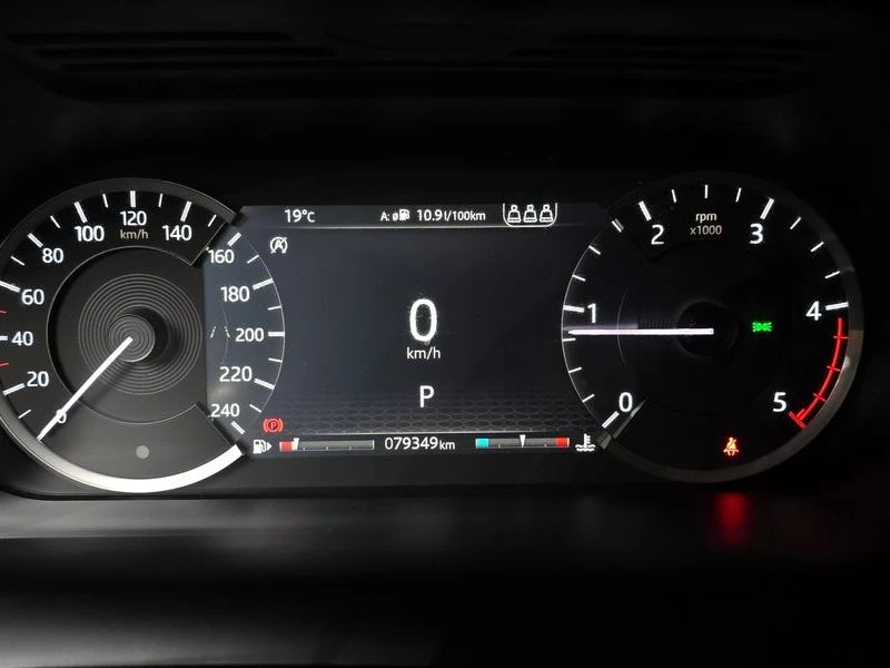 Land Rover Discovery Sport 2.0 Automatic, снимка 8 - Автомобили и джипове - 55841195