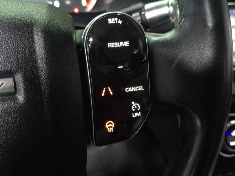 Land Rover Discovery Sport 2.0 Automatic, снимка 16 - Автомобили и джипове - 55841195