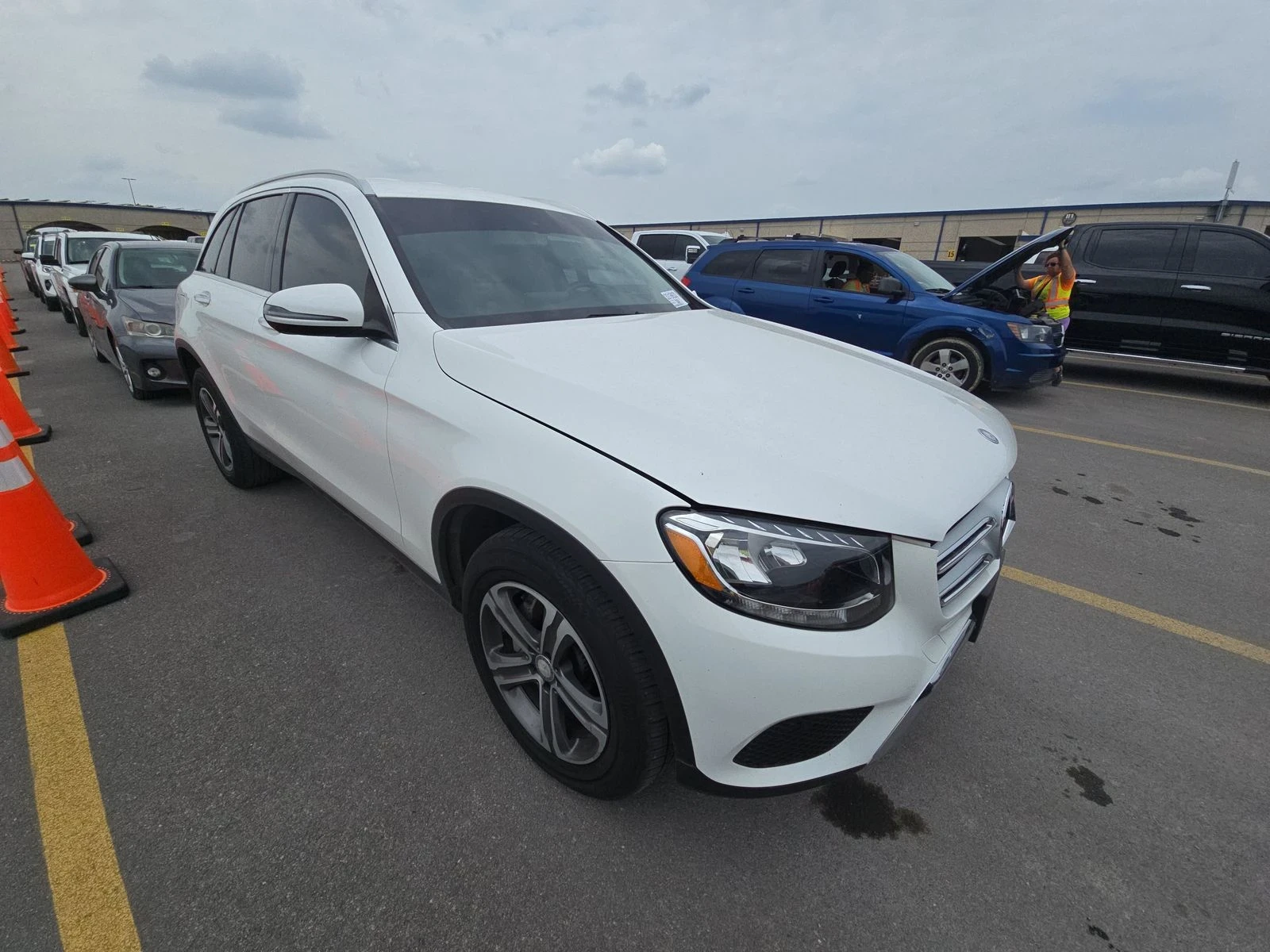 Mercedes-Benz GLC 300  - изображение 2