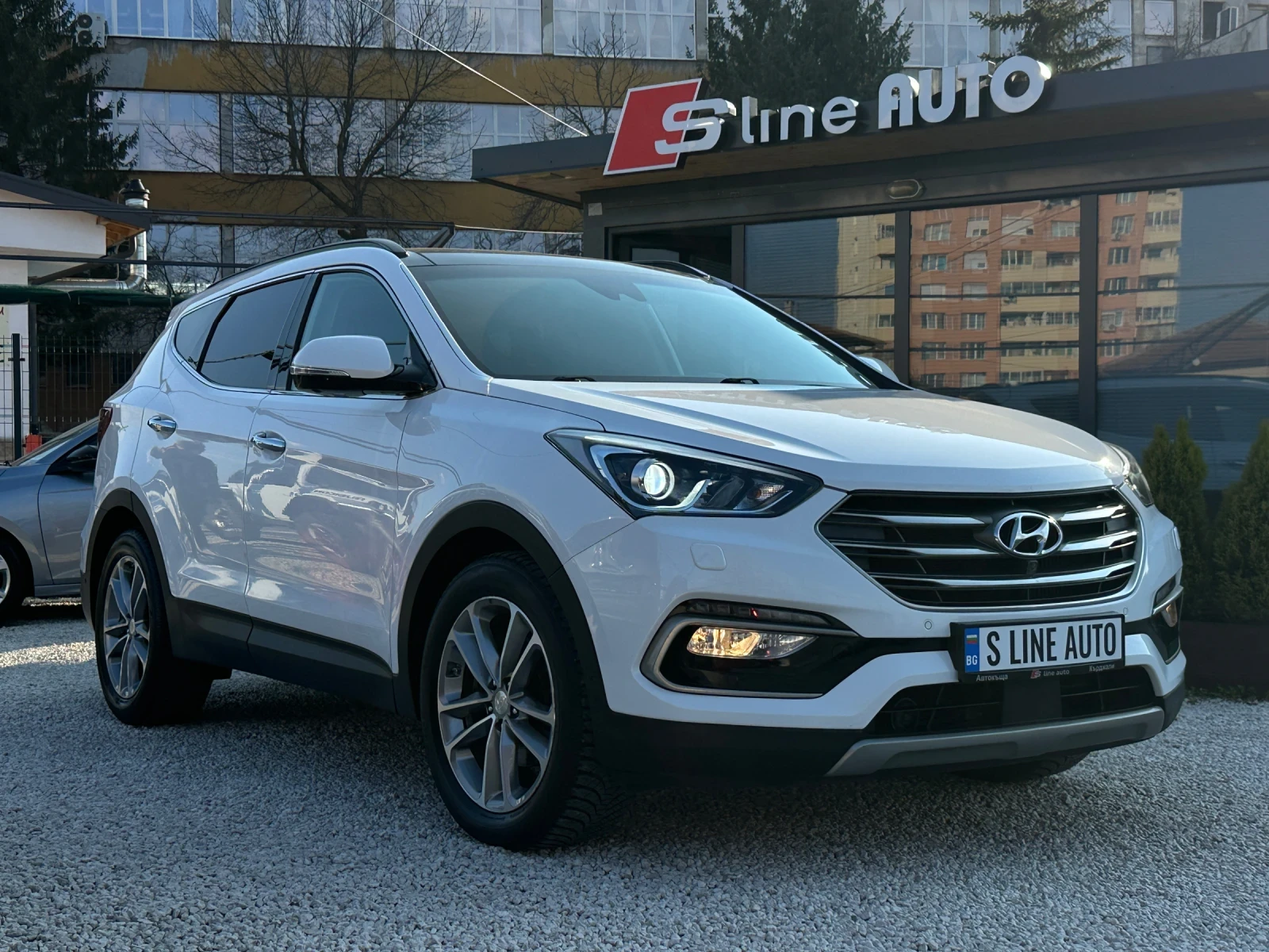 Hyundai Santa fe Premium* 4WD* 360-Камера* Панорама* Xenon* , снимка 4 - Автомобили и джипове - 53732343