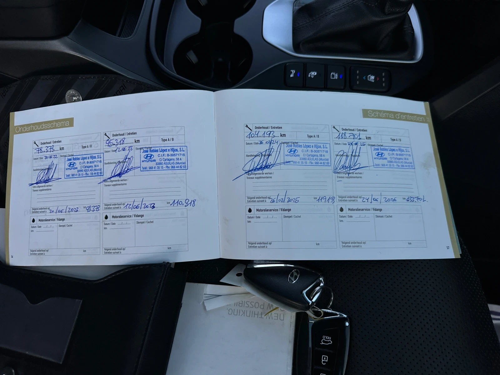 Hyundai Santa fe Premium* 4WD* 360-Камера* Панорама* Xenon* , снимка 17 - Автомобили и джипове - 53732343