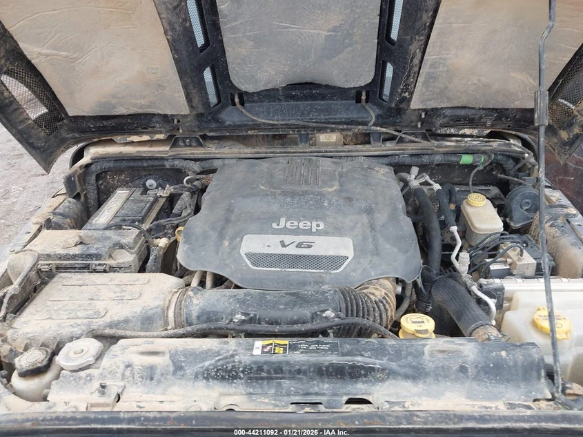 Jeep Wrangler 3.6l Unlimited Sport 4X4, снимка 10 - Автомобили и джипове - 54142860