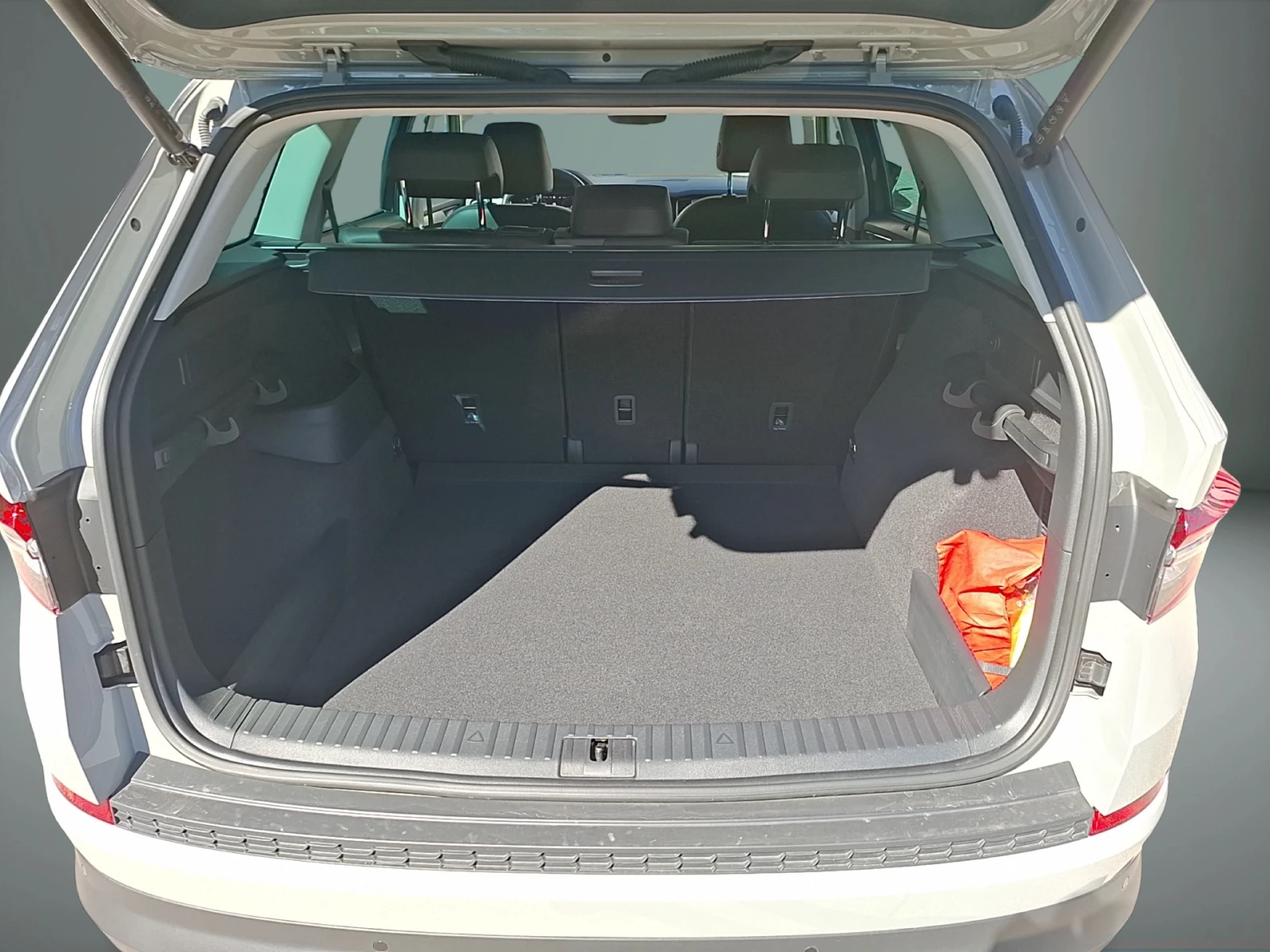 Skoda Kodiaq 2, 0 TDI 7DSG 4X4, снимка 13 - Автомобили и джипове - 54606133