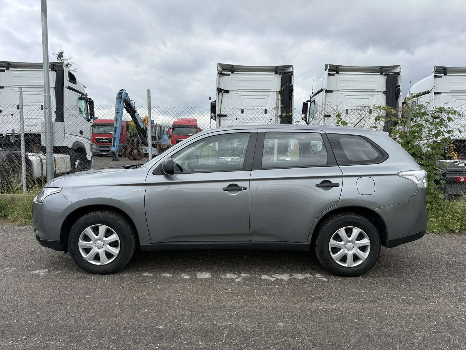 Mitsubishi Outlander 2.0i ТОП СЪСТОЯНИЕ , снимка 2 - Автомобили и джипове - 54655288