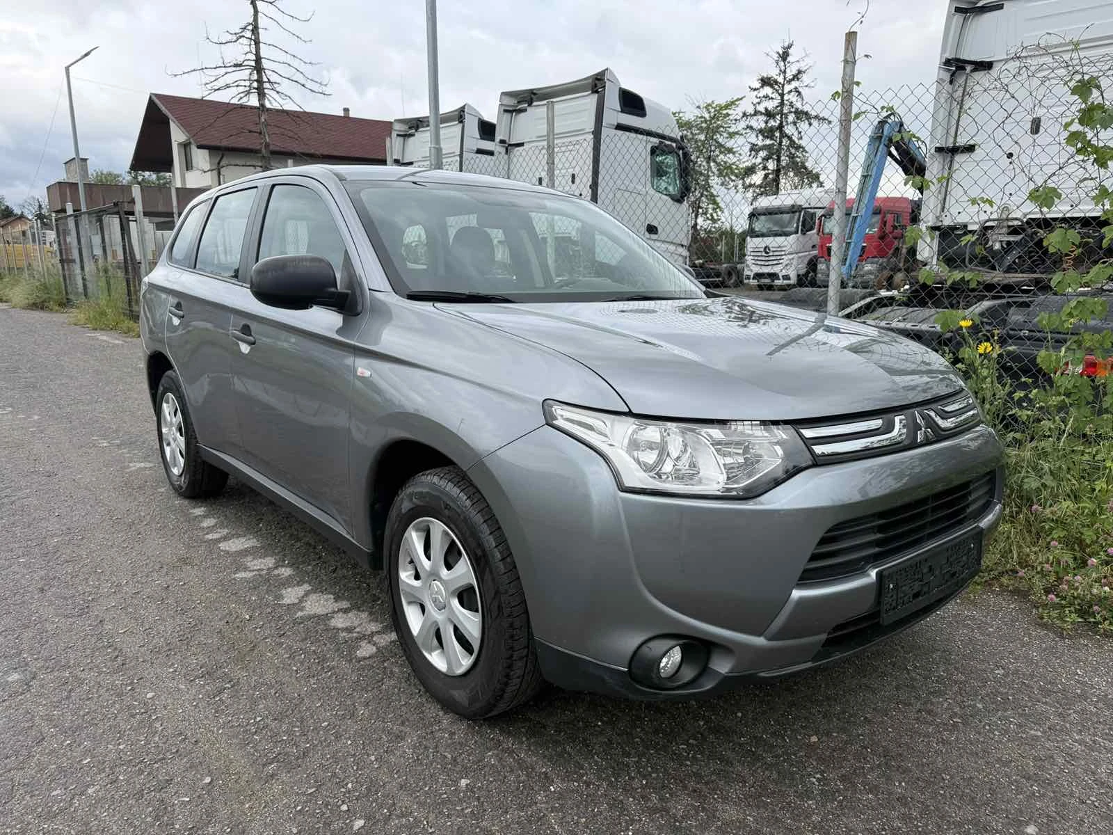 Mitsubishi Outlander 2.0i ТОП СЪСТОЯНИЕ , снимка 6 - Автомобили и джипове - 54655288