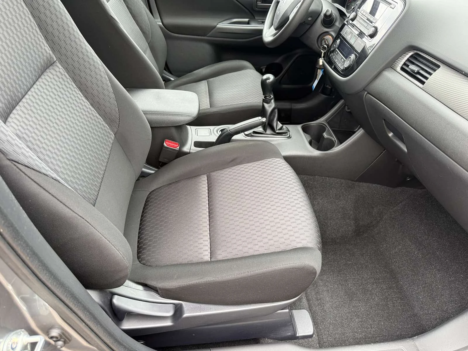 Mitsubishi Outlander 2.0i ТОП СЪСТОЯНИЕ , снимка 11 - Автомобили и джипове - 54655288