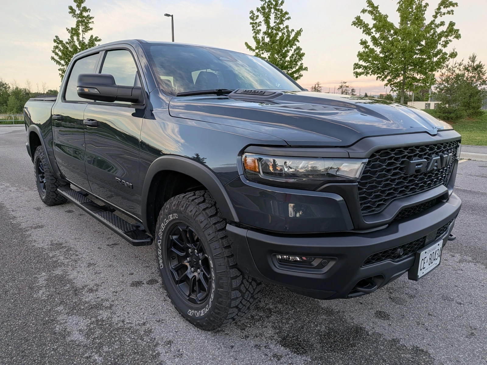 Dodge RAM 1500 REBEL * * CARFAX * * АВТО КРЕДИТ * * , снимка 4 - Автомобили и джипове - 54969198