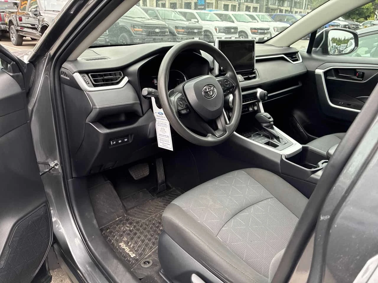 Toyota Rav4 * LE * CARFAX * БЕЗ ПЪРВОНАЧАЛНА ВНОСКА, снимка 5 - Автомобили и джипове - 55085079