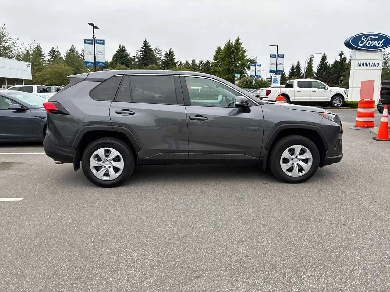 Toyota Rav4 * LE * CARFAX * БЕЗ ПЪРВОНАЧАЛНА ВНОСКА, снимка 3 - Автомобили и джипове - 55085079