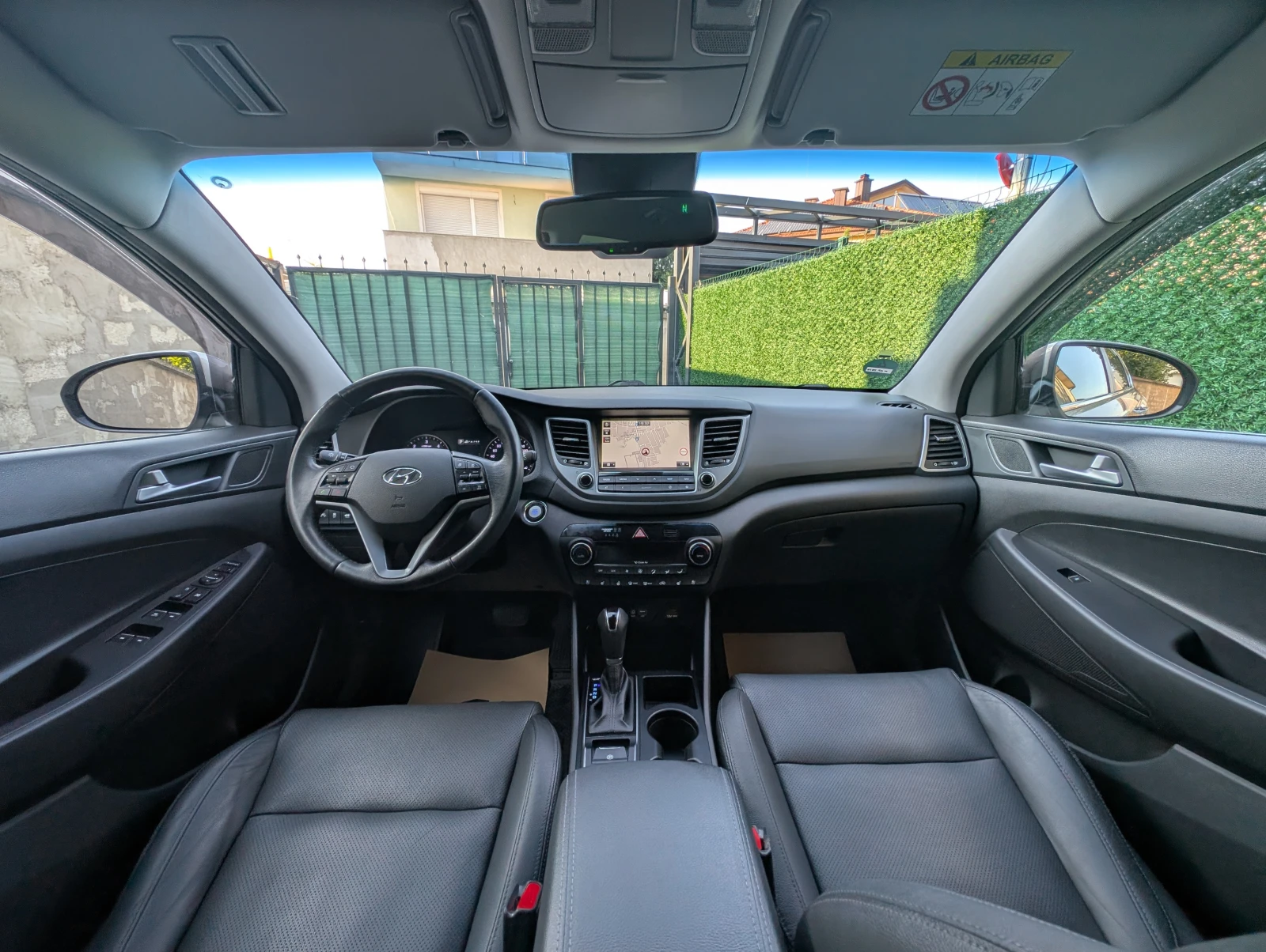 Hyundai Tucson 2.0CRDI* Premium* 4x4* Обдухване* Подгрев, снимка 9 - Автомобили и джипове - 55179092