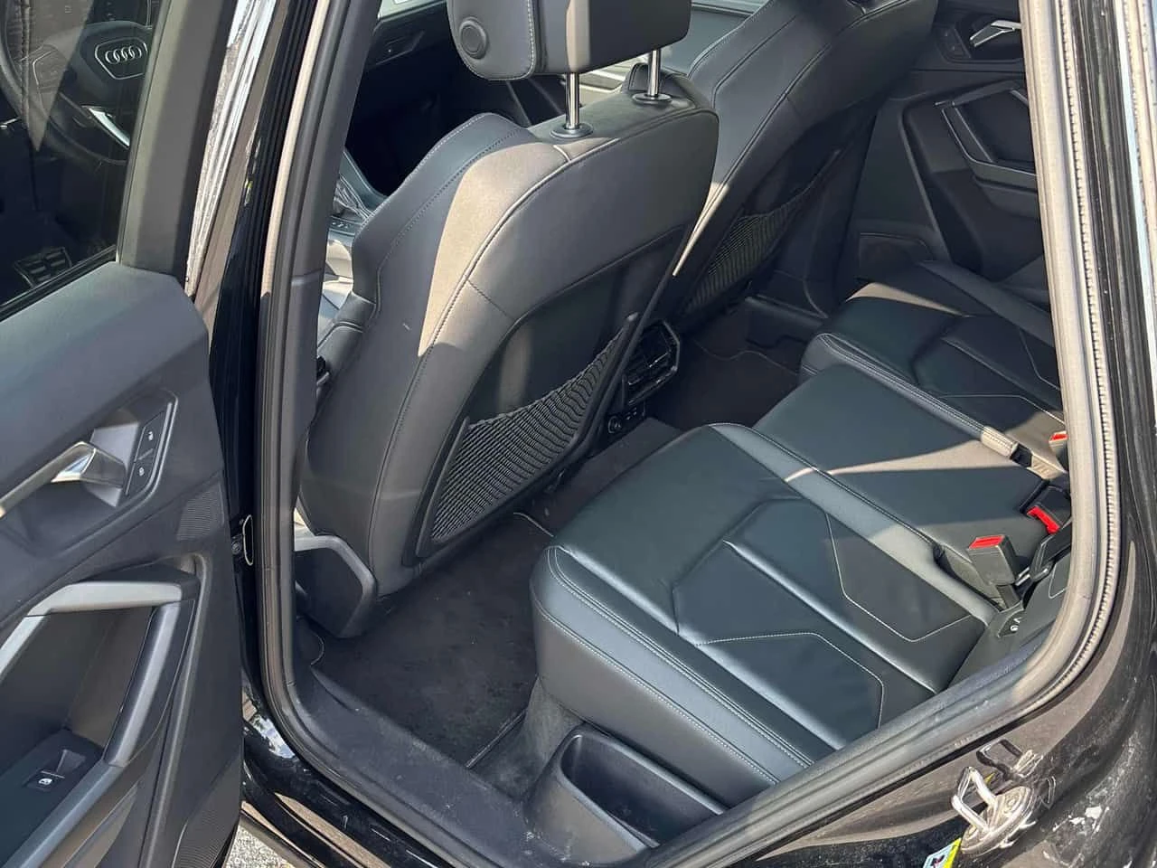 Audi Q3 Technik  CARFAX, снимка 12 - Автомобили и джипове - 55463723