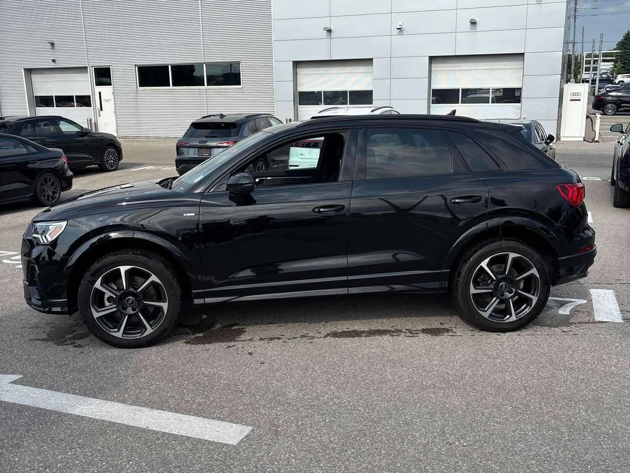 Audi Q3 Technik  CARFAX, снимка 2 - Автомобили и джипове - 55463723
