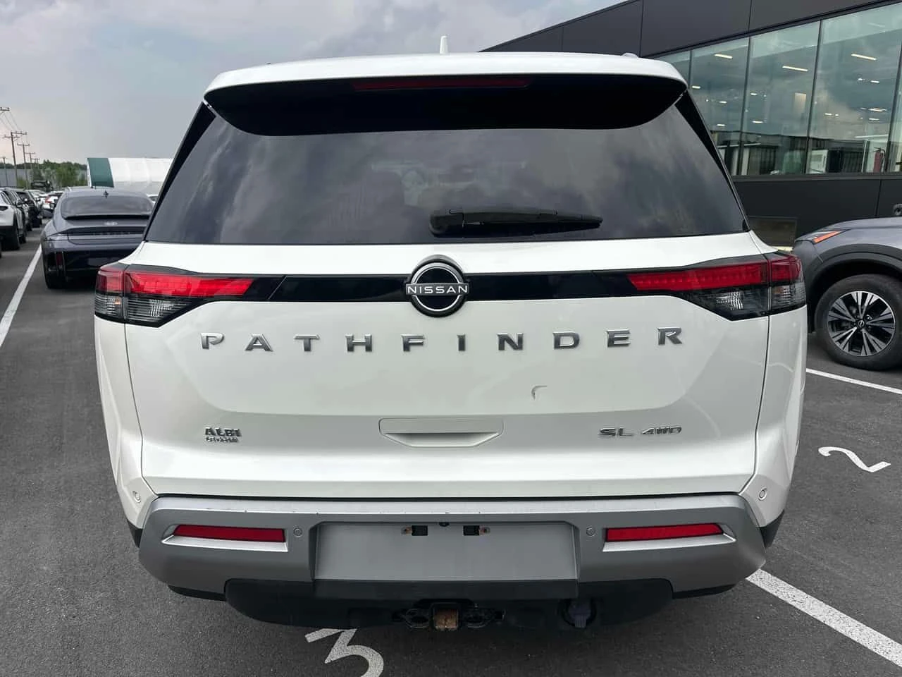 Nissan Pathfinder * SL * CARFAX * ОФИЦИАЛЕН ДИЛЪР, снимка 4 - Автомобили и джипове - 55508737