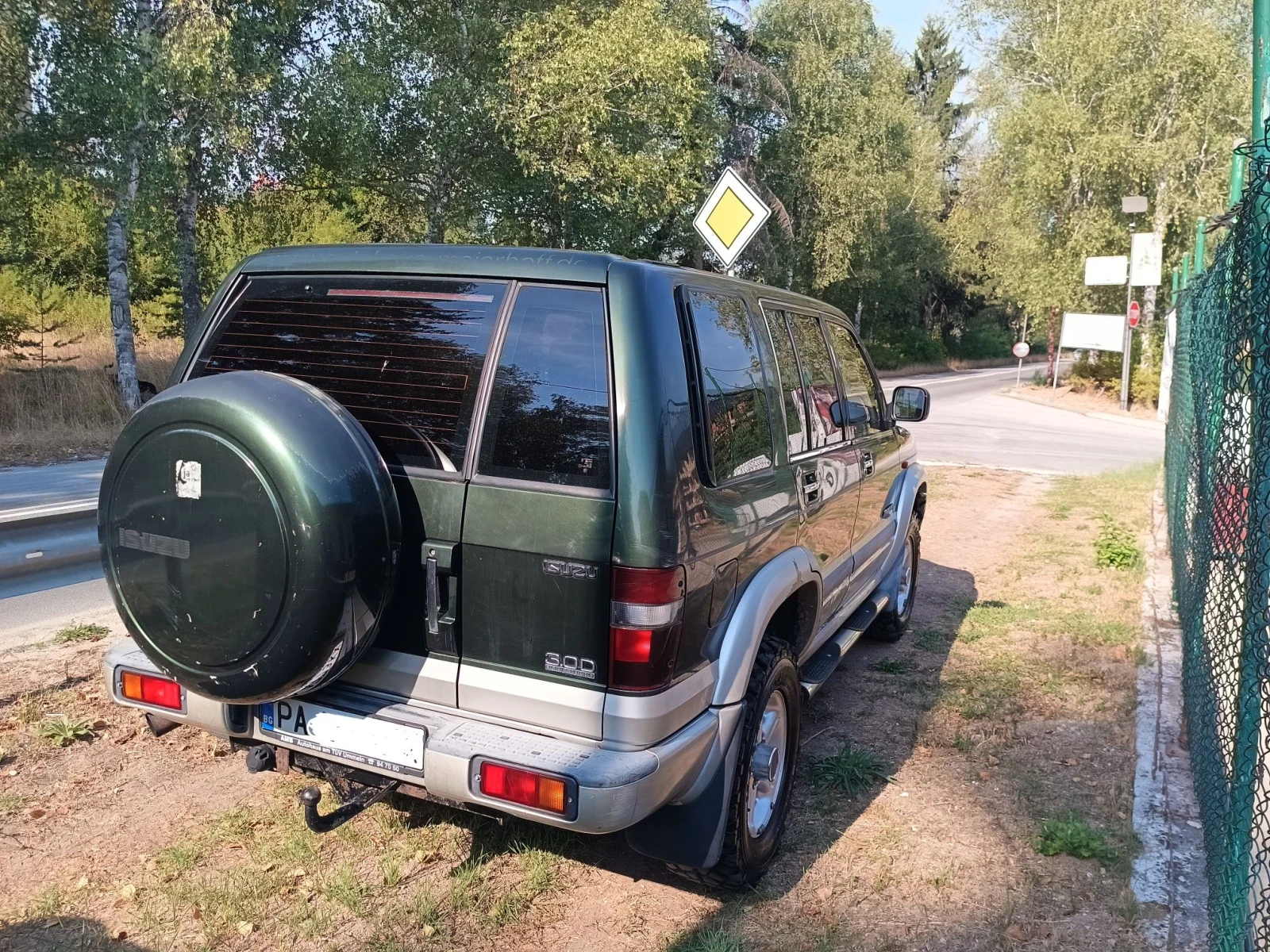 Isuzu Trooper, снимка 4 - Автомобили и джипове - 55528836