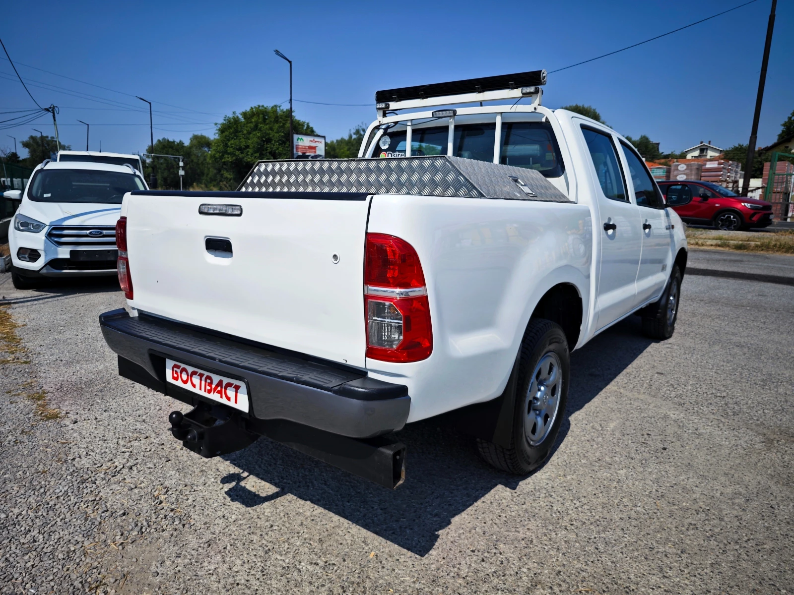 Toyota Hilux 2.5 D4D, снимка 5 - Автомобили и джипове - 55772137