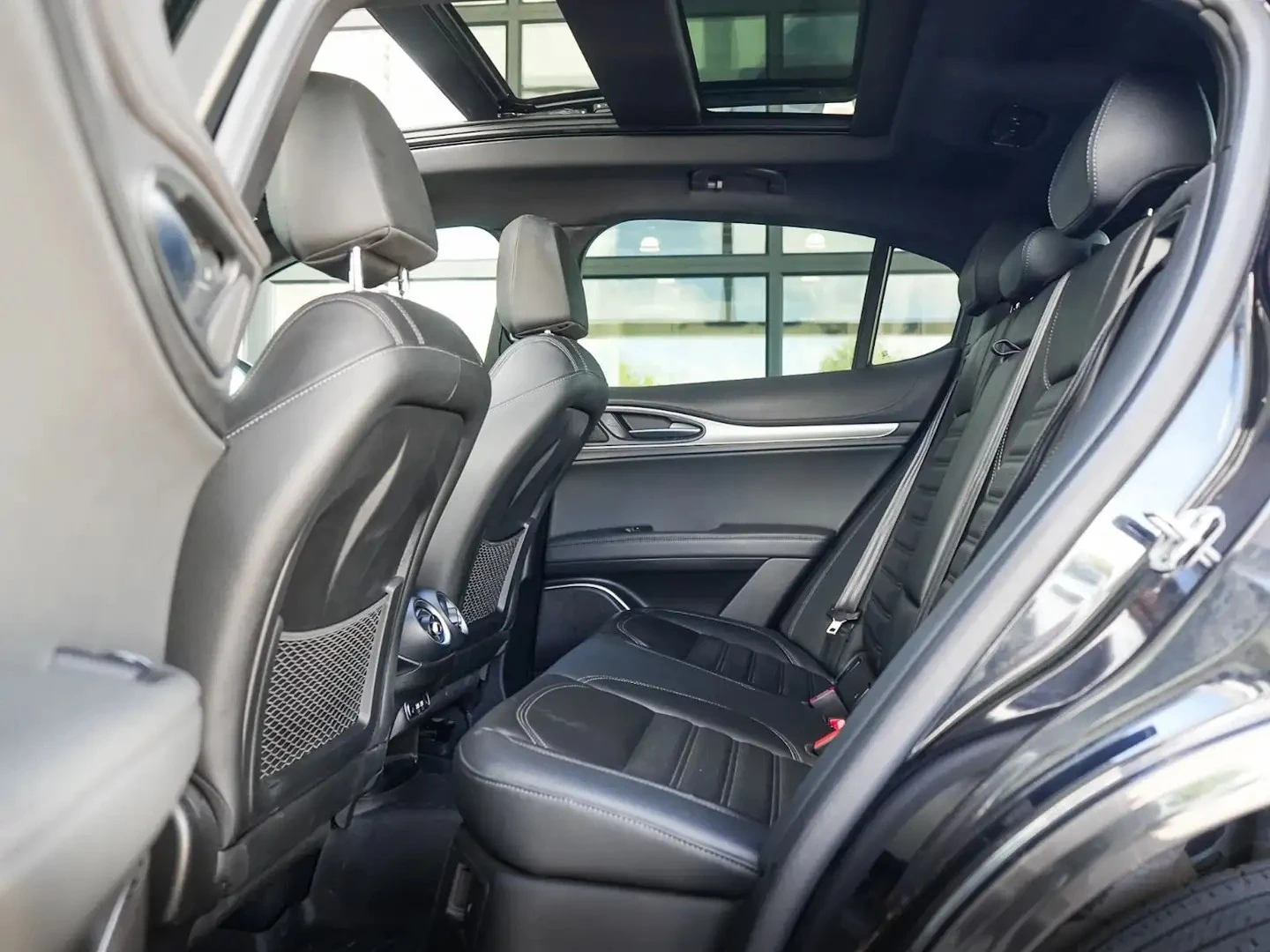 Alfa Romeo Stelvio VELOCE Q4 ЦЕНА ДО БЪЛГАРИЯ АВТОКРЕДИТ, снимка 16 - Автомобили и джипове - 55931077