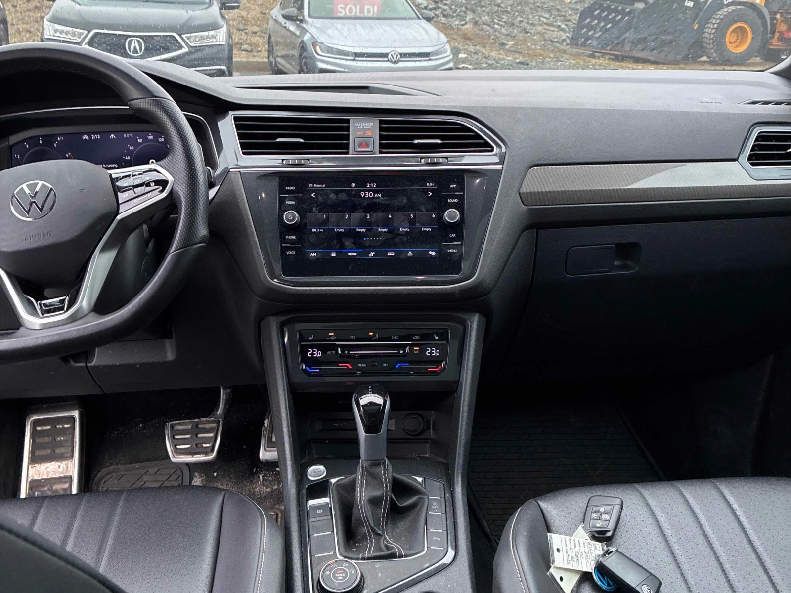 VW Tiguan * Comfortline R Line Black Edition * CARFAX * БЕЗ , снимка 9 - Автомобили и джипове - 56110144