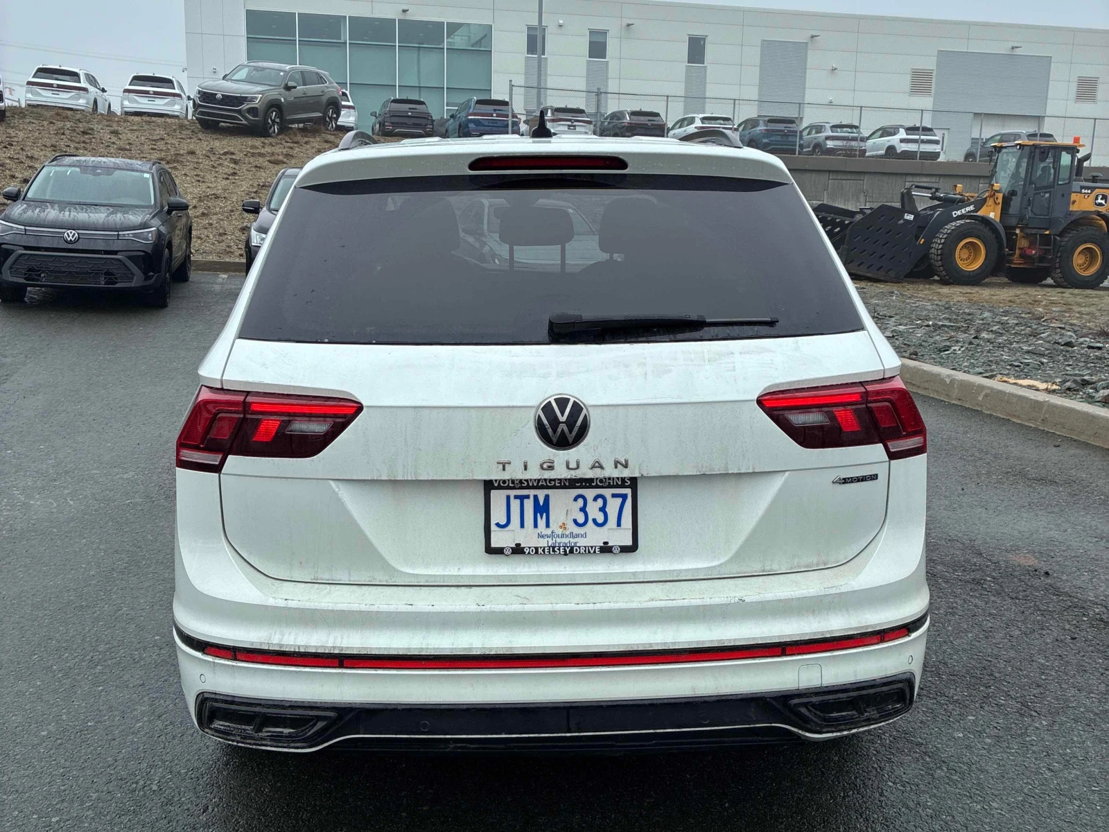 VW Tiguan * Comfortline R Line Black Edition * CARFAX * БЕЗ , снимка 4 - Автомобили и джипове - 56110144