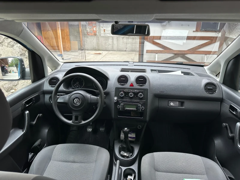 VW Caddy 1.6 TDI, снимка 11 - Автомобили и джипове - 47244247