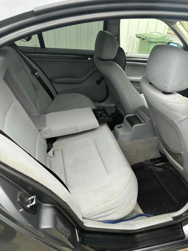 BMW 318, снимка 6 - Автомобили и джипове - 52374211