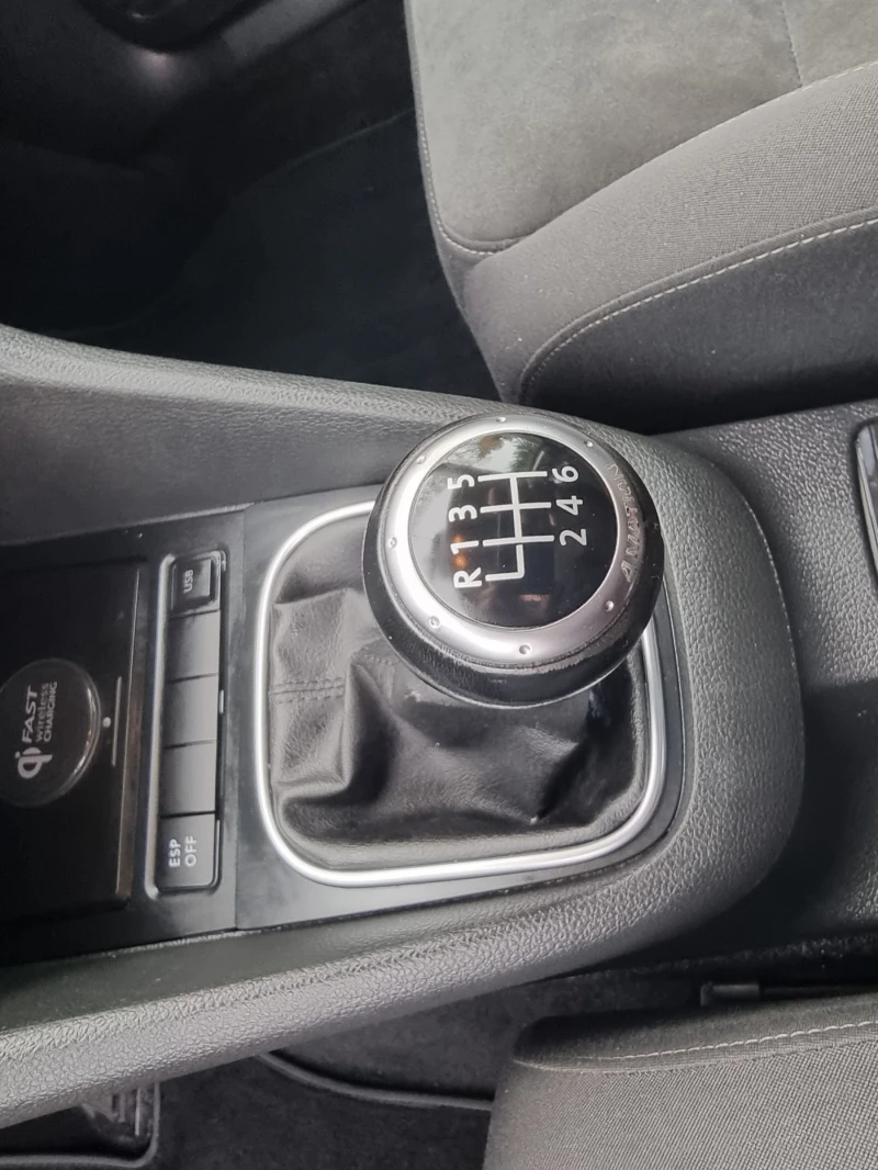 VW Golf 2.0TDI, снимка 16 - Автомобили и джипове - 52541348