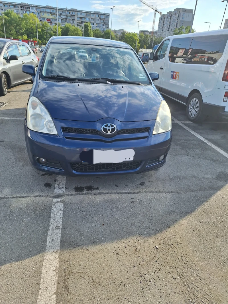 Toyota Corolla verso 2.2 D4D, снимка 2 - Автомобили и джипове - 52667914