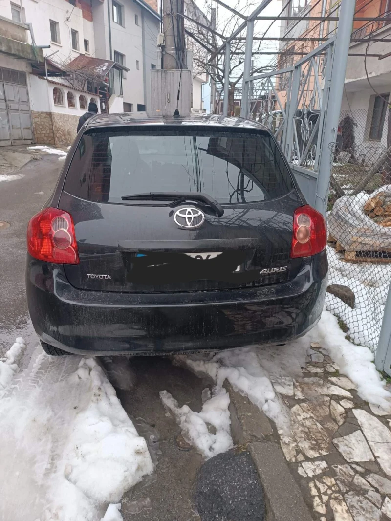 Toyota Auris, снимка 3 - Автомобили и джипове - 53210994