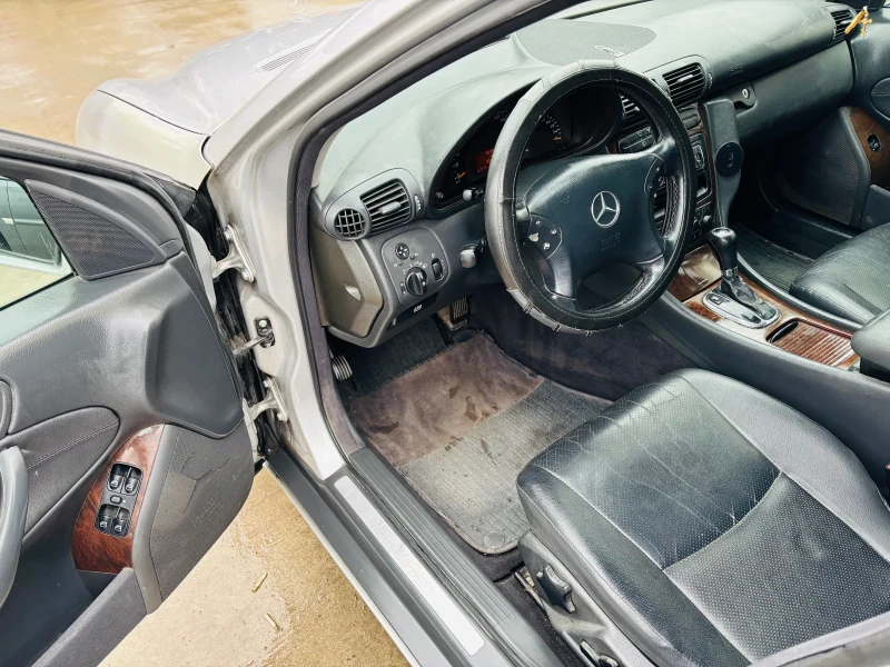 Mercedes-Benz C 220, снимка 8 - Автомобили и джипове - 53220600